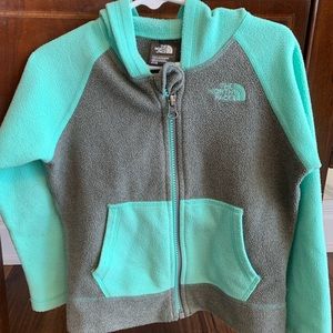 4T North Face fleece. So cute. My daughter wore it but could be unisex.